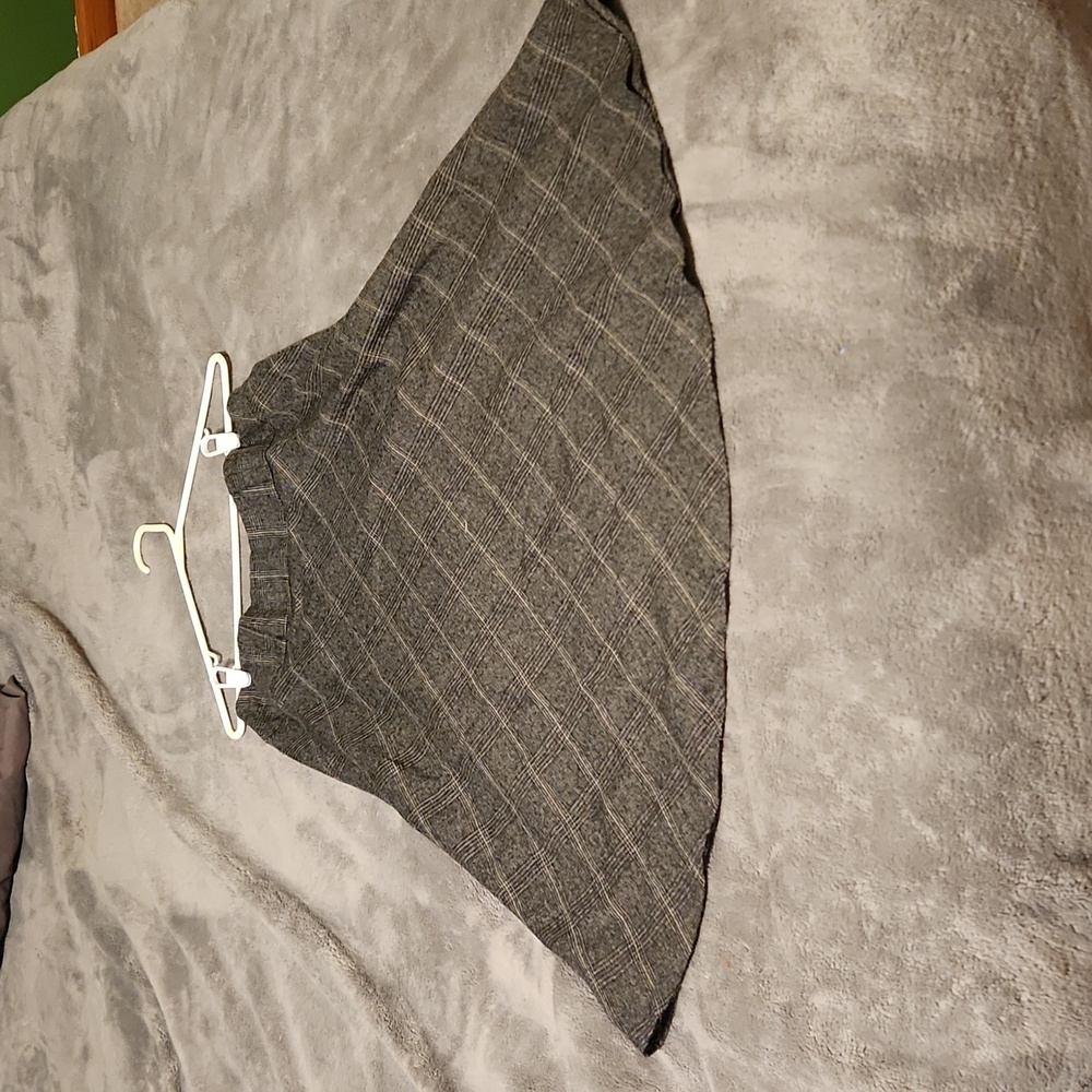 Grey Tweed size 8 Dressbarn skirt